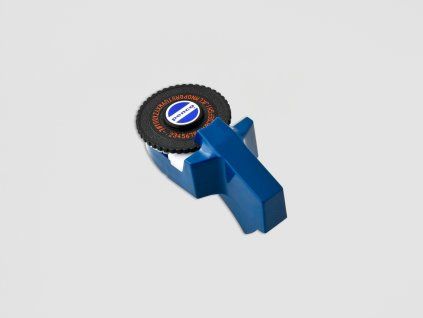 Produkt Mechanický štítkovač Penco modrý ze strany